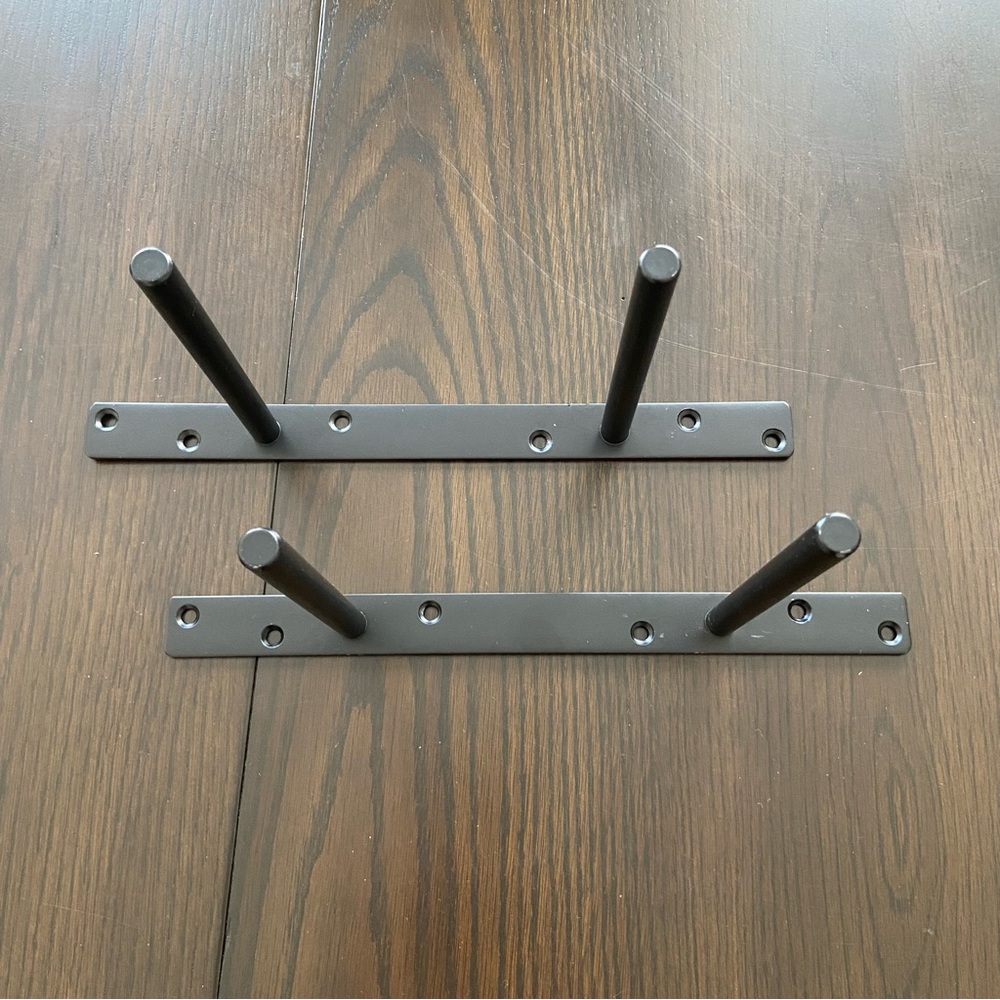 NWOT Black Floating Shelf Brackets and Hangers, Heavy metal